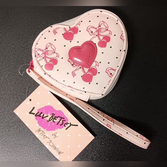 Betsey Johnson Handbags - Betsey Johnson Pink Heart Wristlet (NWT)